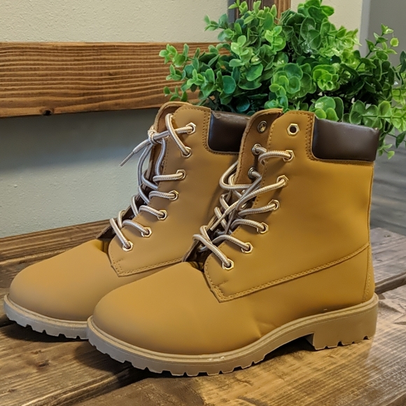 Charlotte Russe Shoes - NWOT boots